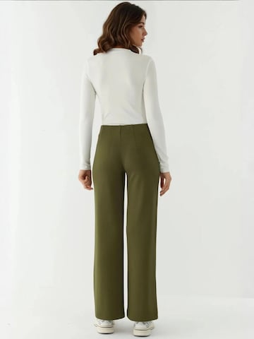 Hiccup Regular Pants in Green