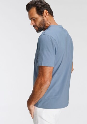 Man's World T-Shirt in Blau