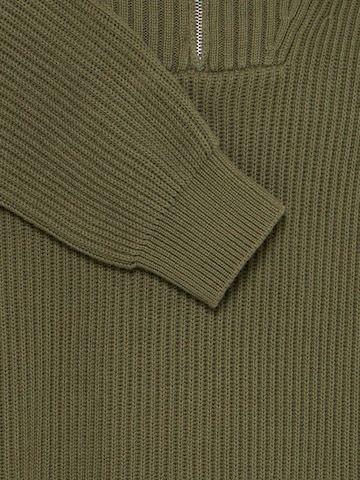 !Solid Sweater 'Nalle' in Green