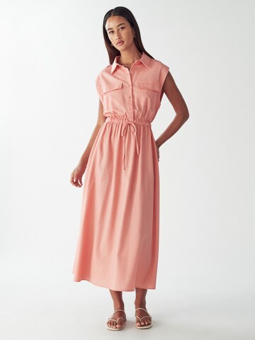 Willa - Vestido camisero 'Sez' en naranja: frente