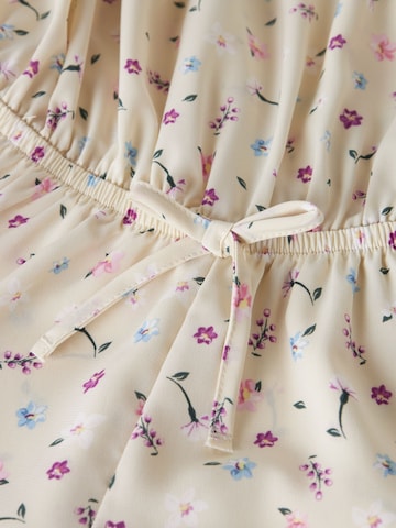 Ensemble 'VINaya' NAME IT en blanc