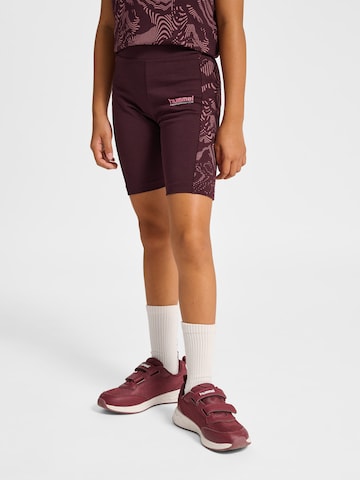 Hummel Slimfit Sporthose in Lila: Vorderseite