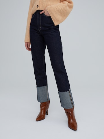 EDITED Regular Jeans 'Niki' in Blue: front