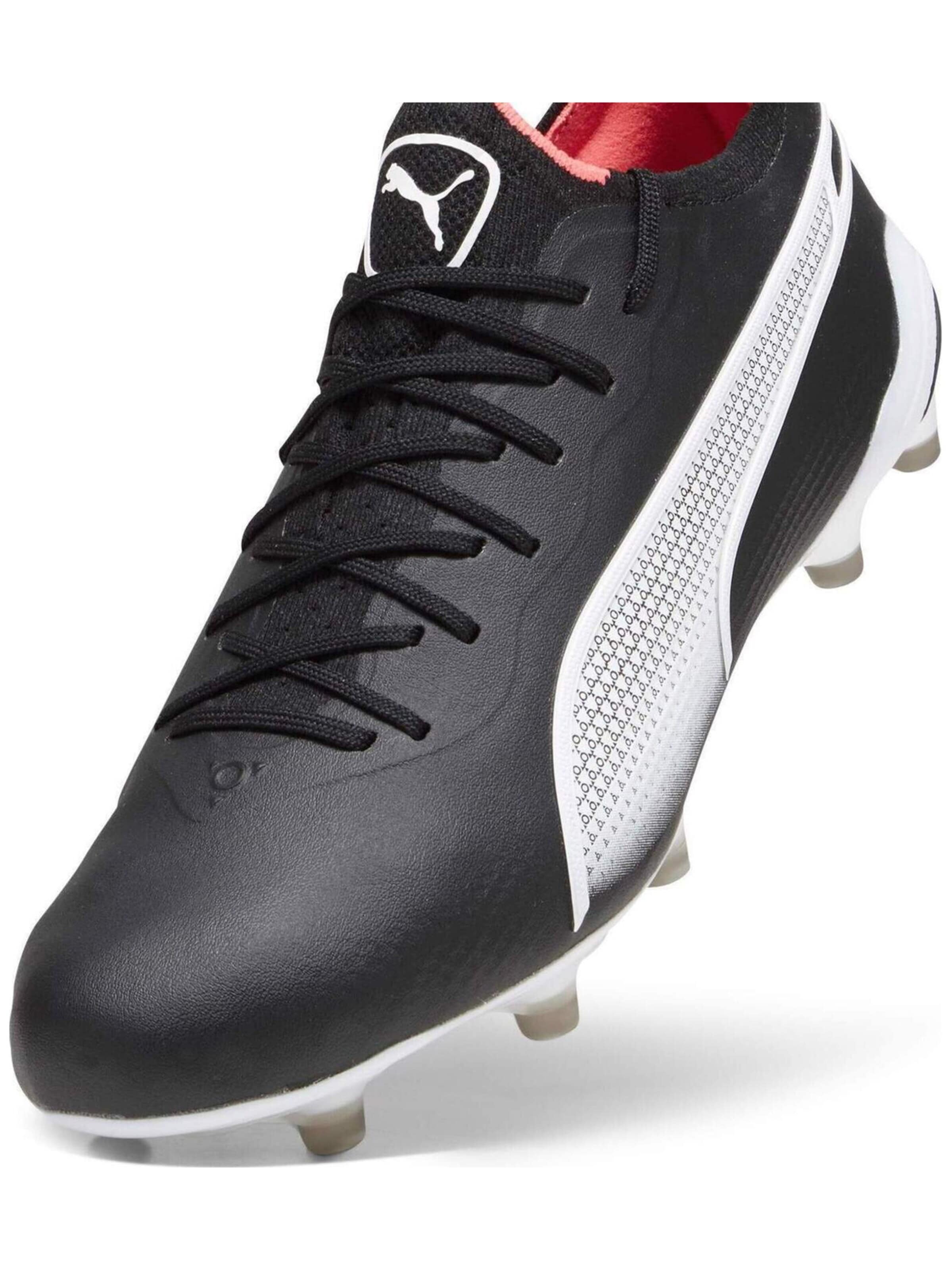 PUMA Soccer shoe 'Puma King Ultimate FG AG' in Black