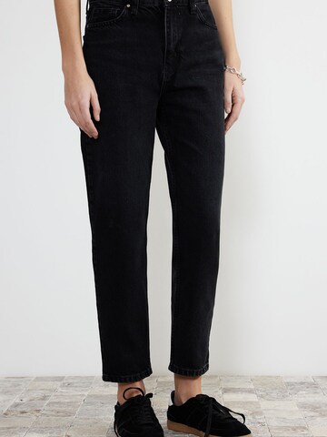 Tapered Jeans di Trendyol in nero: frontale