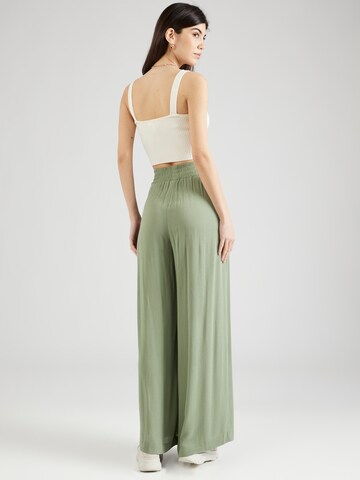 VERO MODA Wide leg Byxa 'MENNY' i grön