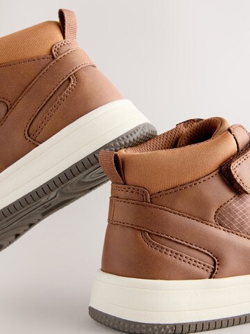 Sneaker de la Next pe maro