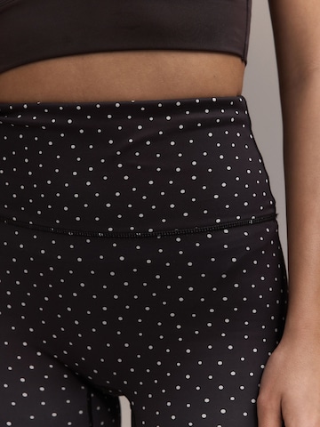 Skinny Pantalon de sport 'Active Power' Next en marron