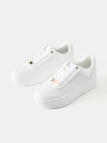 Baskets basses Pull&Bear en blanc