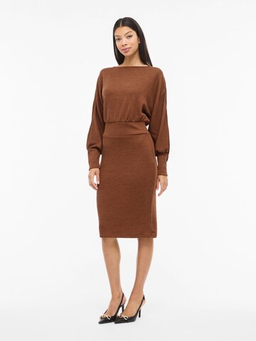 VILA - Vestido de punto en marrón