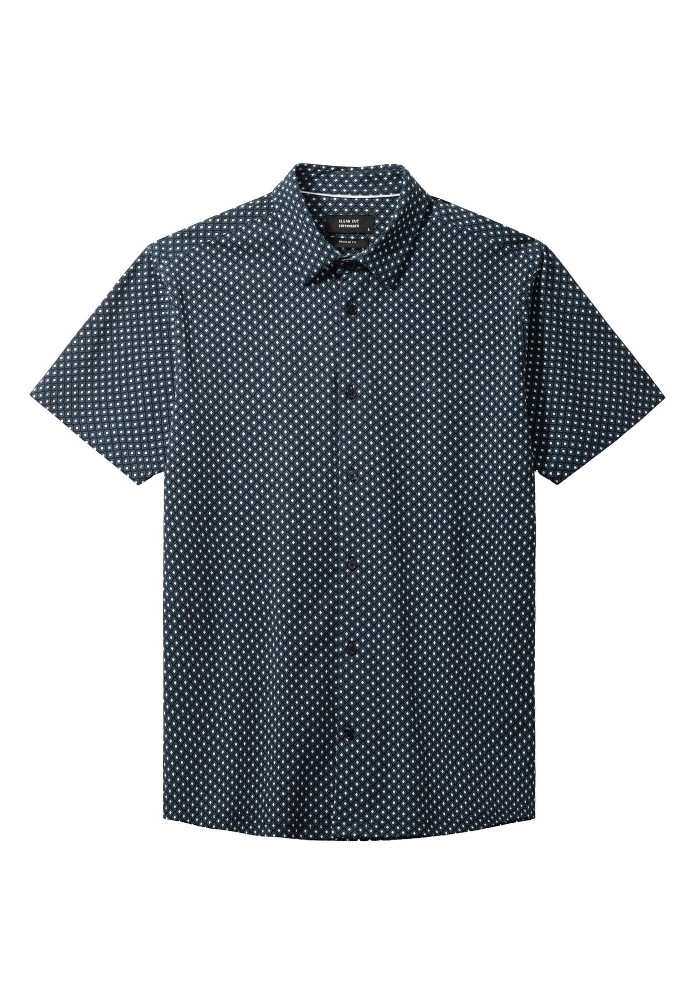 Clean Cut Copenhagen Chemise en écru / bleu marine / sapin, Vue avec produit