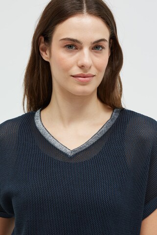 Soccx Strickshirt mit V-Ausschnitt und Backprint in Blau