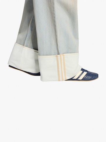 ADIDAS ORIGINALS Bő szár Farmer - kék