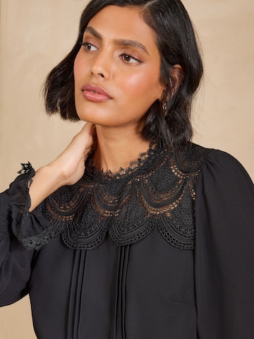 Rochie de la love & roses pe negru