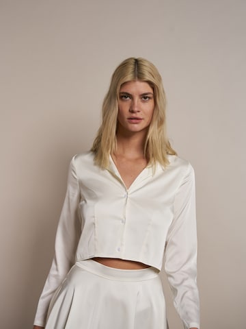 ABOUT YOU x Laura Giurcanu Blouse 'Jamie' in Wit: voorkant