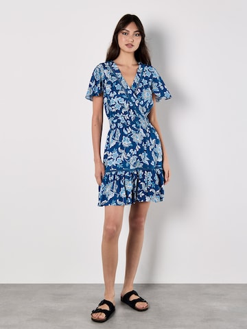 Robe ' ' Apricot en bleu