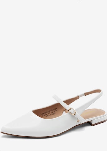 Dream Pairs Ballet Flats in White: front