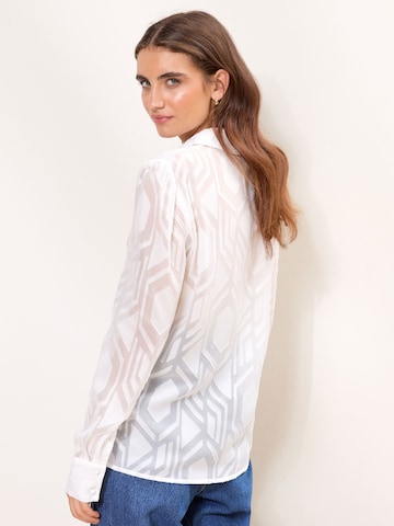 Lipsy - Blusa en blanco