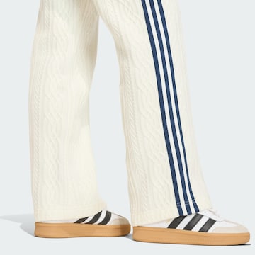 regular Pantaloni 'CLASSIC' di ADIDAS ORIGINALS in bianco