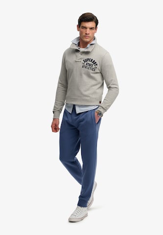 Superdry Tapered Hose in Blau