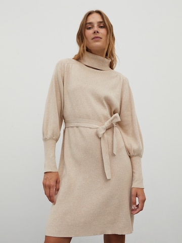 EDITED Gebreide jurk 'Malene' in Beige: voorkant