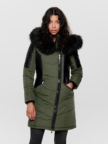 Manteau d’hiver ONLY en vert : devant