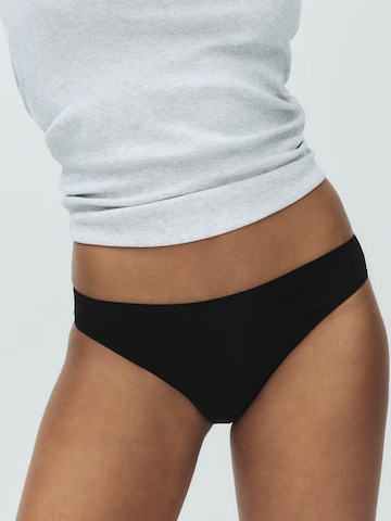 Slip di Marks & Spencer in nero: frontale