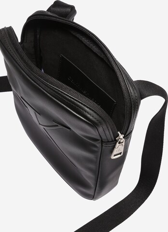 Calvin Klein Jeans - Bolso de hombro en negro