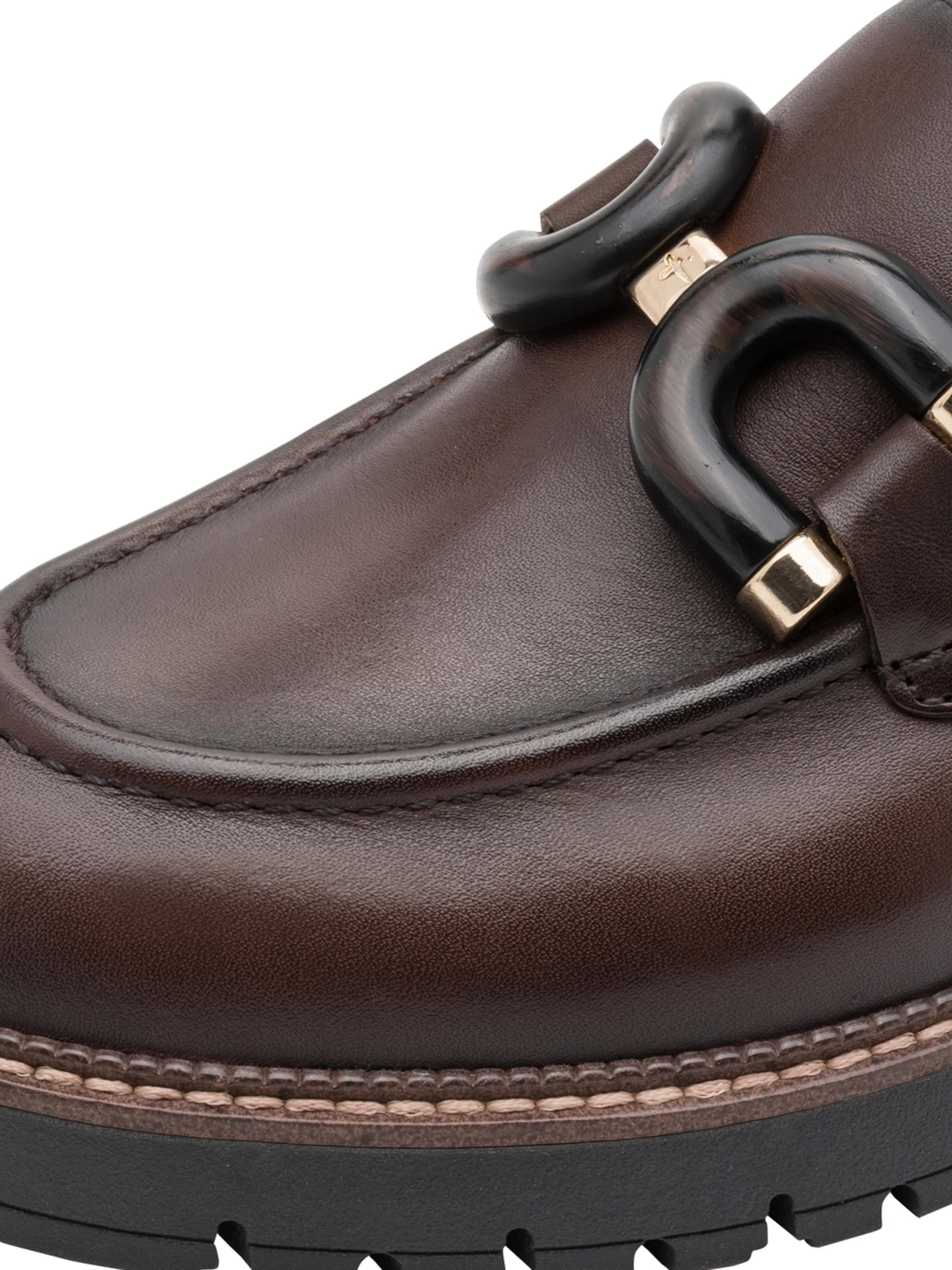 Chaussure basse Tamaris en marron