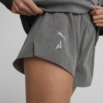 Regular Pantalon de sport PUMA en gris