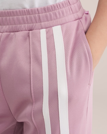 WE Fashion - regular Pantalón en rosa