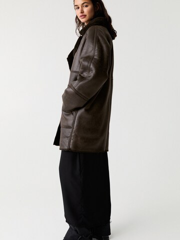 Cappotto invernale di Pull&Bear in marrone