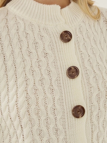 Hiccup Strickjacke in Weiß