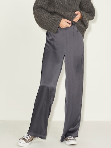 JJXX Pants 'Kira' in Grey: front