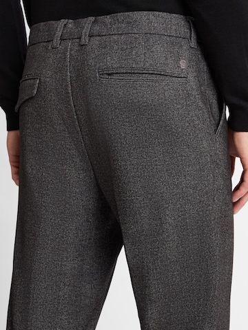 Coupe slim Pantalon 'Kane' BOSS en gris