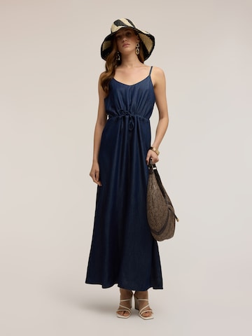 Robe MOTIVI en bleu