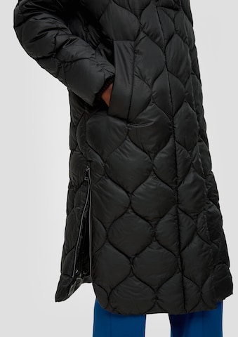 s.Oliver BLACK LABEL Zimní kabát – černá