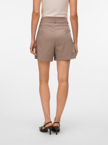 VERO MODA Regular Shorts 'VMNILA' in Grau