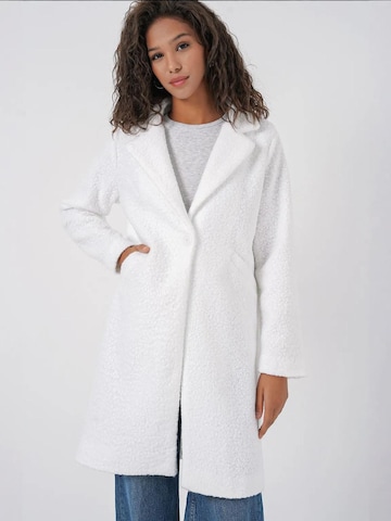 Bigdart Winter coat in White: front