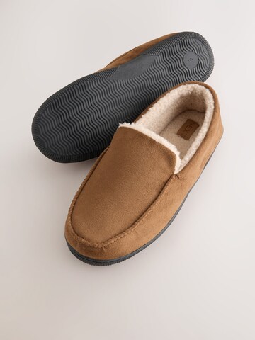 Slipper di Next in marrone