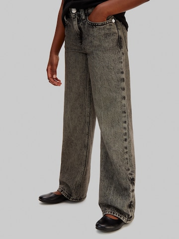 Calvin Klein Jeans Bő szár Farmer - fekete: elől