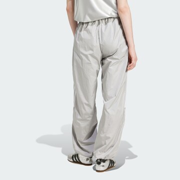 ADIDAS ORIGINALS Loosefit Nadrág 'Adicolor Teamgeist' - szürke