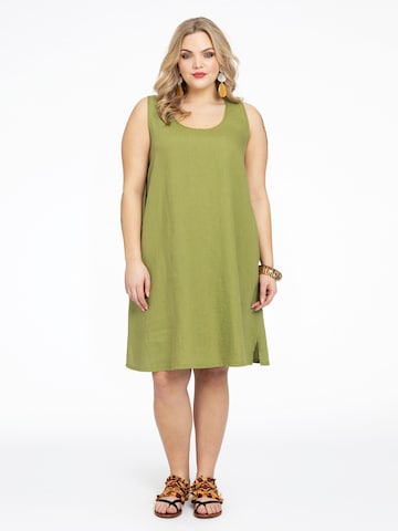 Robe Yoek en vert