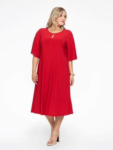 Yoek Kleid in Rot