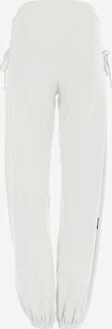Effilé Pantalon de sport 'WH1' Winshape en blanc