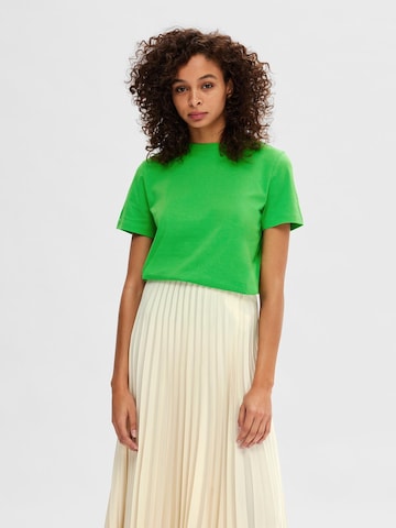 T-shirt 'MY ESSENTIAL' SELECTED FEMME en vert : devant