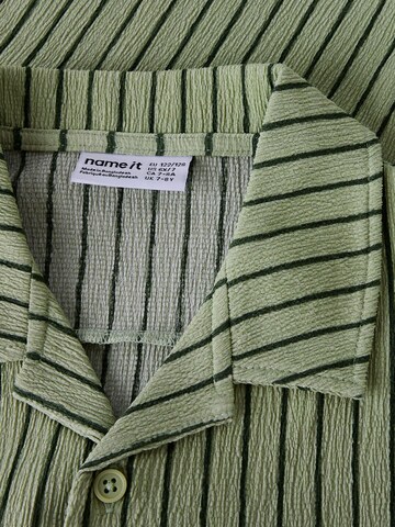 NAME IT - Ajuste regular Camisa en verde