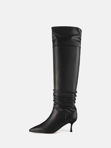 L37 HANDMADE SHOES - Botas 'NEVER TO WALK IN SHADOWS' en negro: frente