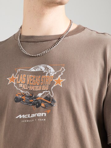 HOLLISTER T-Shirt 'MCLAREN VEGAS' in Braun