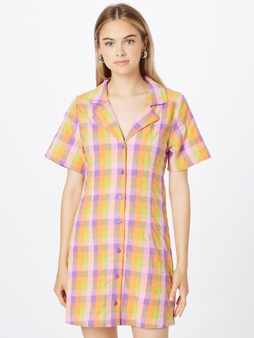 Robe-chemise Monki en violet : devant